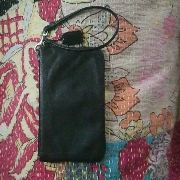 Coach Black Leather Buckle Flap Wristlet/Clutch - Picture 5 of 9